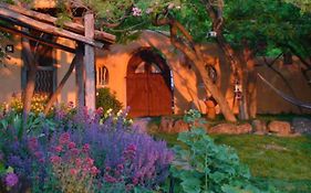 Old Taos Guesthouse B&B