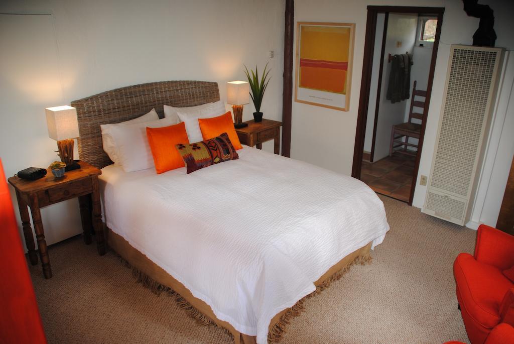 Old Taos Guesthouse B&B Room photo