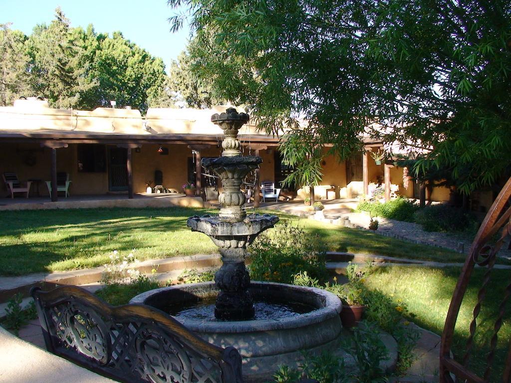 Old Taos Guesthouse B&B Exterior photo