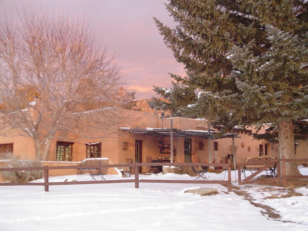 Old Taos Guesthouse B&B Exterior photo
