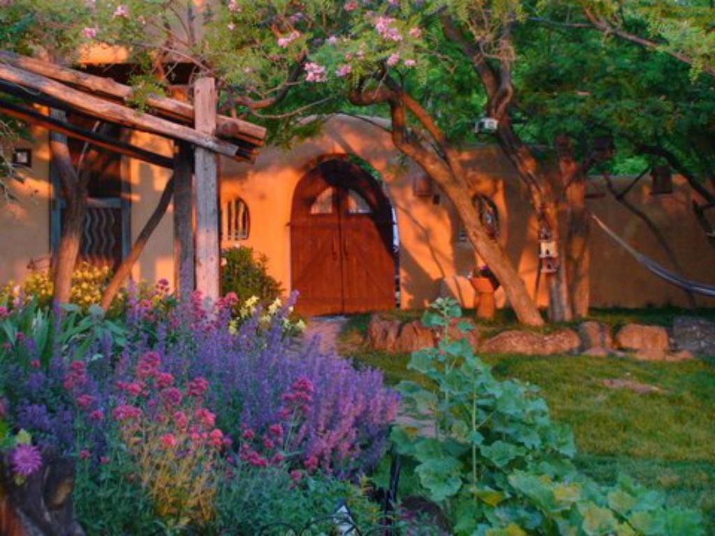 Old Taos Guesthouse B&B Exterior photo