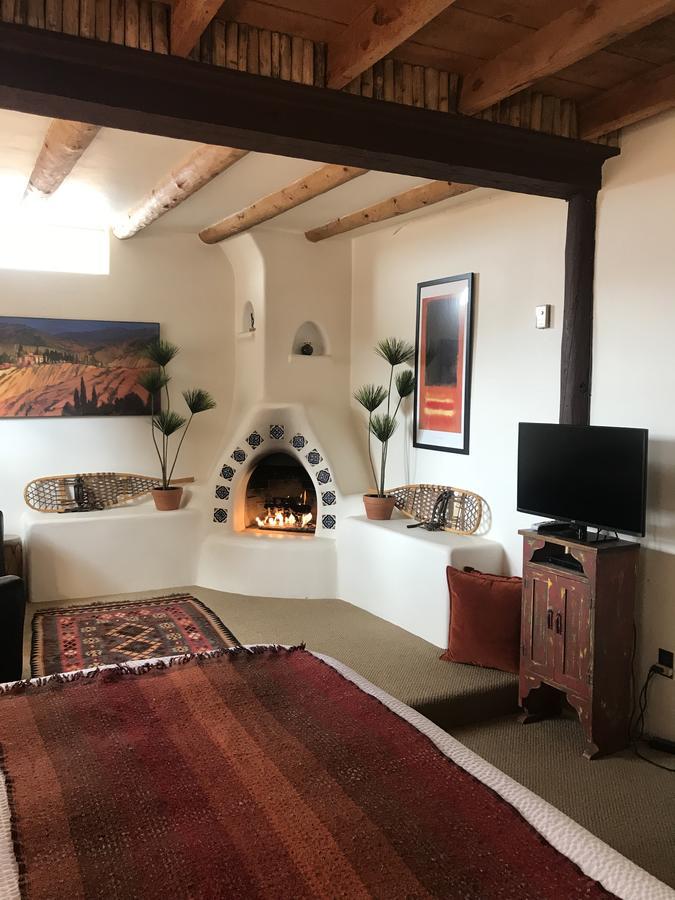 Old Taos Guesthouse B&B Exterior photo