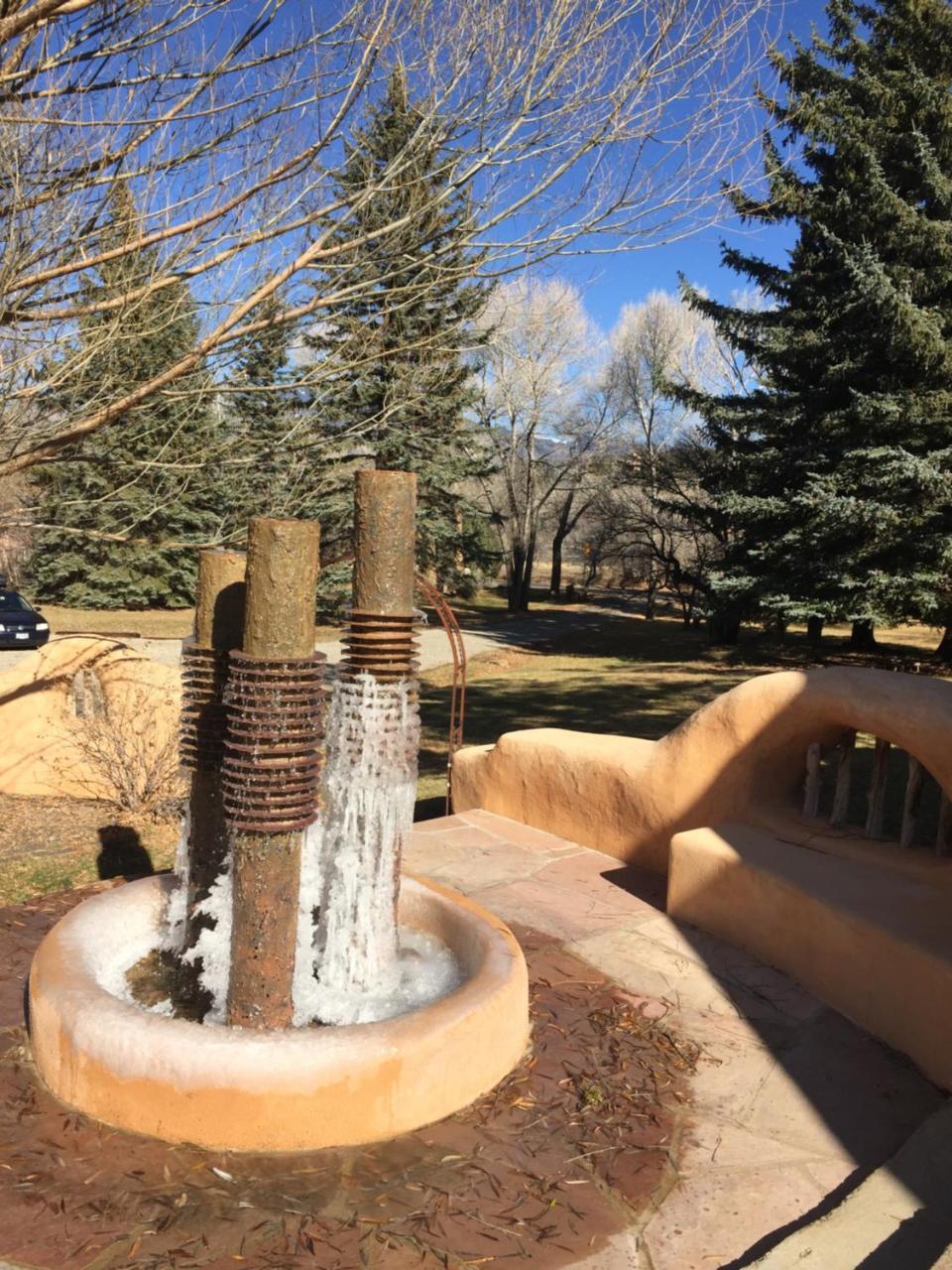Old Taos Guesthouse B&B Exterior photo